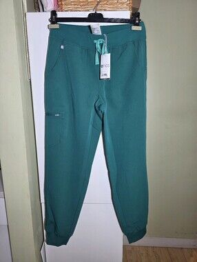 NEW FIGS Technical Collection Zamora jogger scrub pants green small